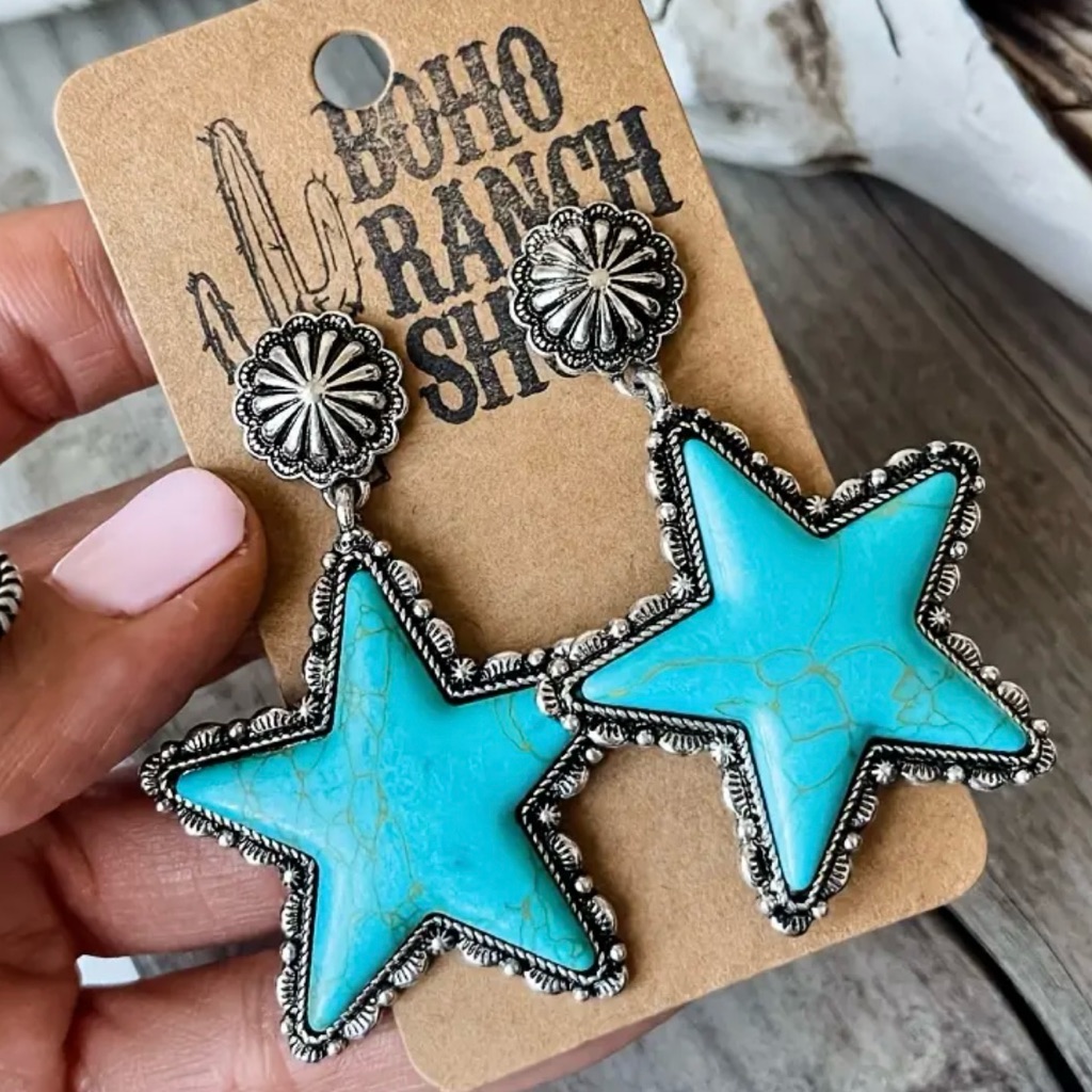 Gorgeous Faux Turquoise And Silver Earrings 18$